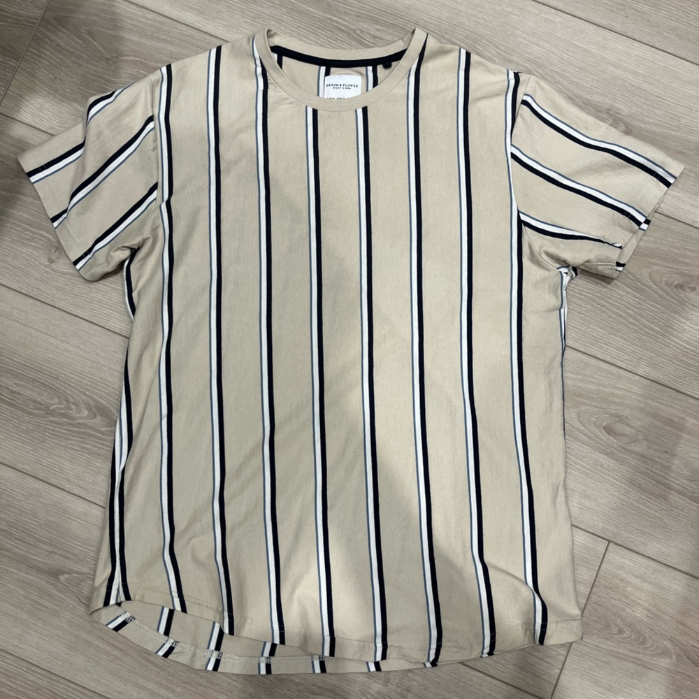 Classy Cream Stripe Tee - Mens Medium